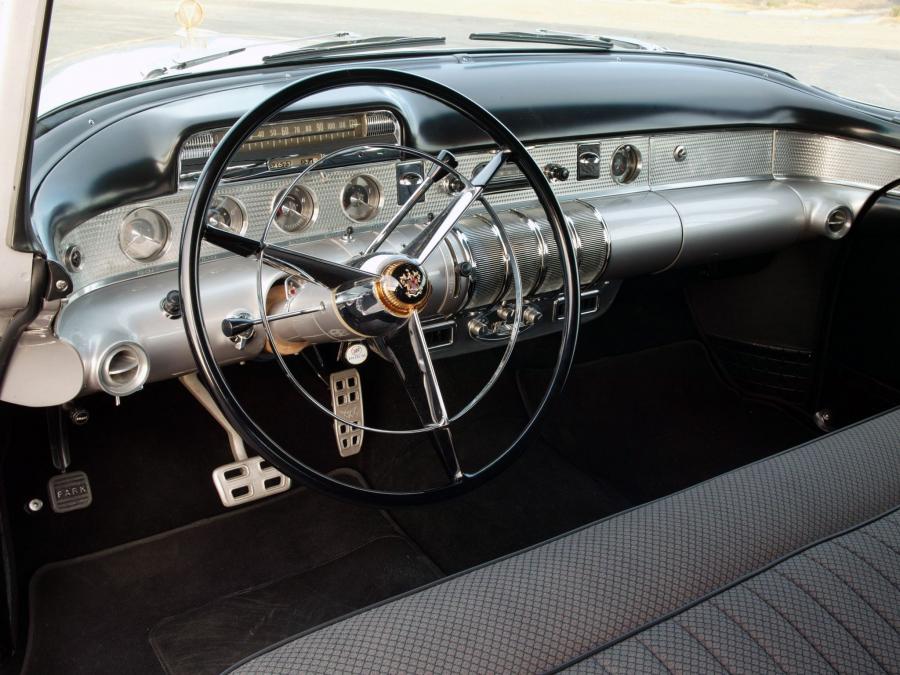  Buick Roadmaster of Jay Leno 1955 года  (фото 7 из 11)
